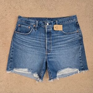 NEW Women's Levi's Denim Shorts Sz 16(34)